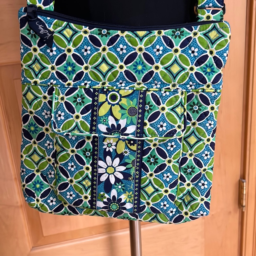 Vera Bradley Hipster Daisy Daisy